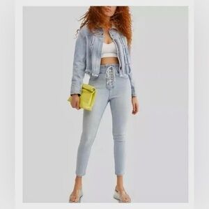 FP We The Free CRVY “Lovers Knot” Lace Up High Rise Skinny Jeans In Light Wash